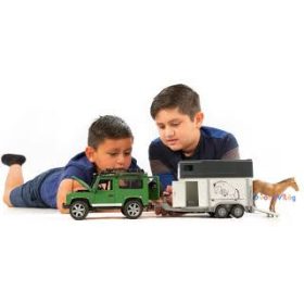   Bruder Land Rover Defender lószállítóval és lóval (02592)